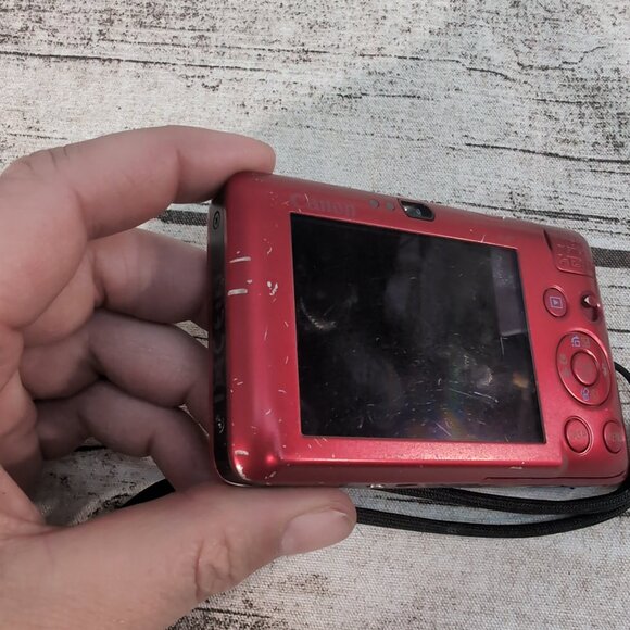 Canon PowerShot ELPH 300 HS Red Digital Camera 12.1MP with Charger & Case - Picture 6 of 14